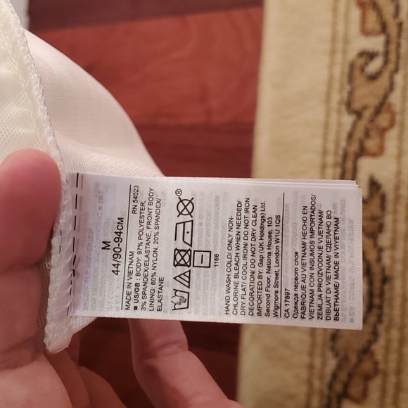 Banana Republic sleeveless top - Picture 5 of 5